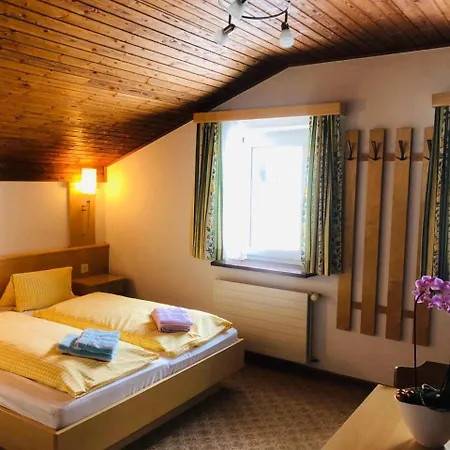 Garni-appartement Collina ザムナウン